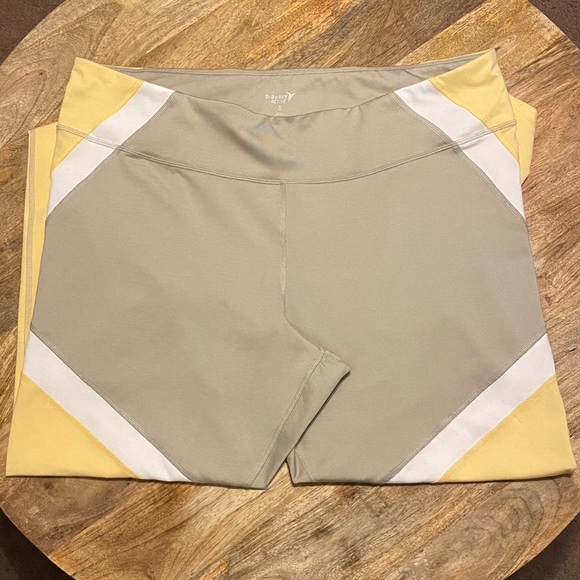 Old Navy Active Pants - Picture 2 of 3